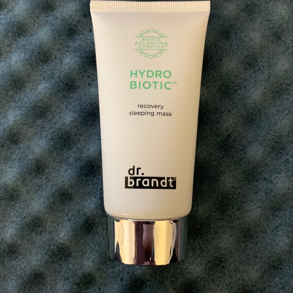 Hydrobiotic sleeping mask